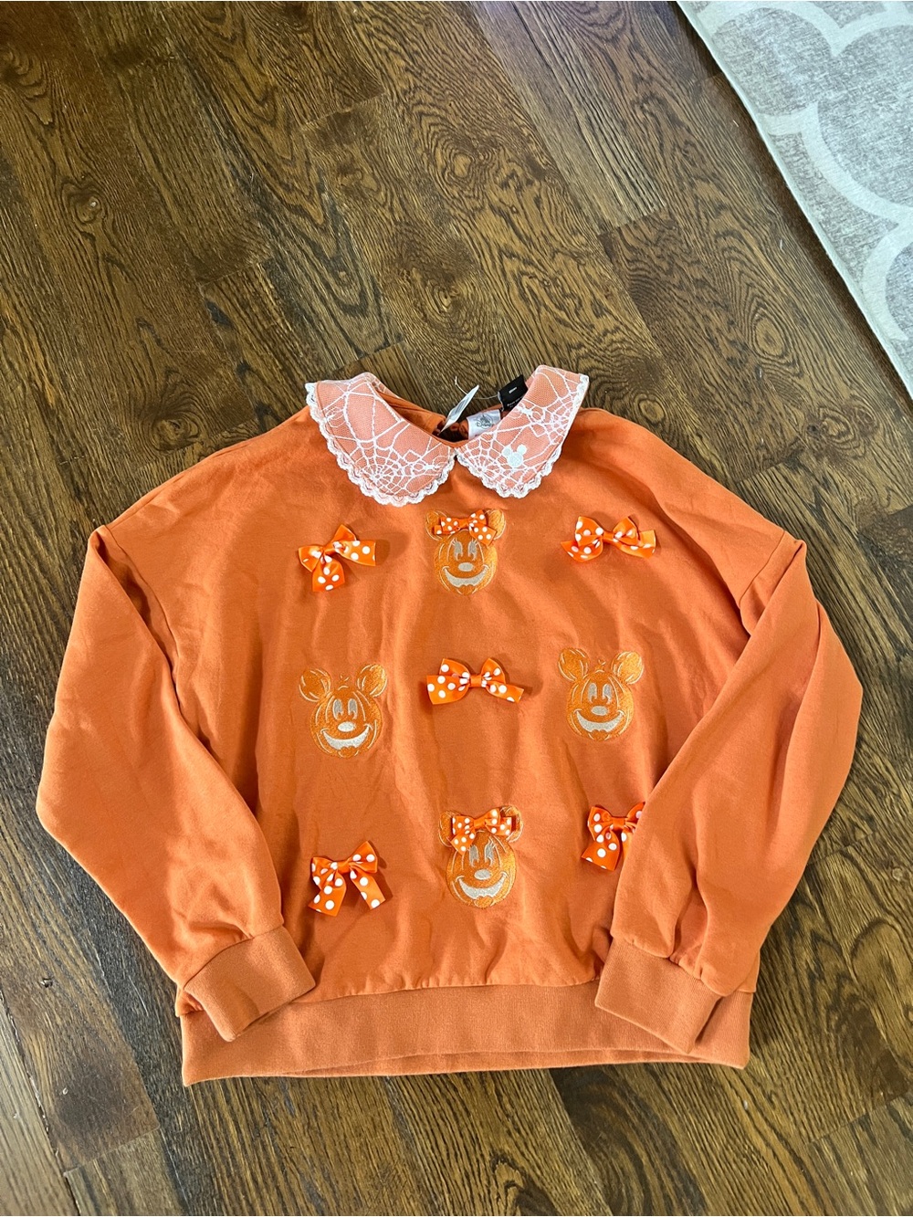NWT Disney Parks Her Universe Halloween Minnie Mouse orange sweatshirt